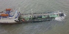 Разлом нефтеналивного танкера Волгонефть-139