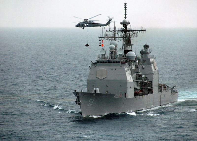 Ракетный крейсер USS Mobile Bay