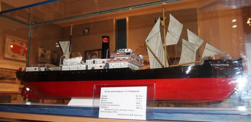 Модель ледокольного парохода Сибиряков в музее