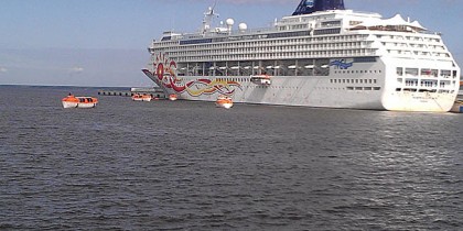 Учения по эвакуации пассажиров с судна Norwegian Sun